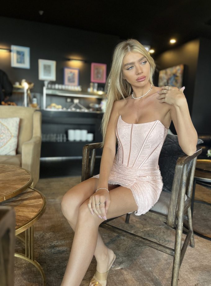 שמלת לוסי ורוד