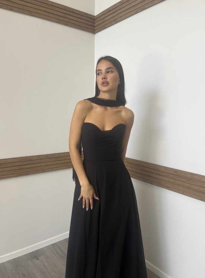 שמלת ערב אפריל שחור